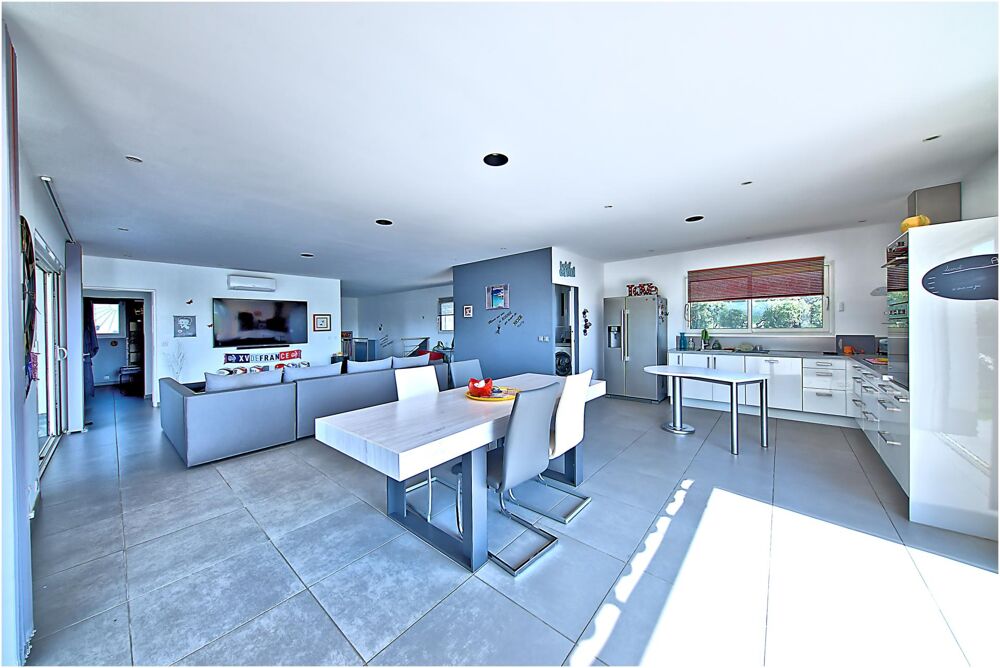 � vendre  Maison Solaro (20240)