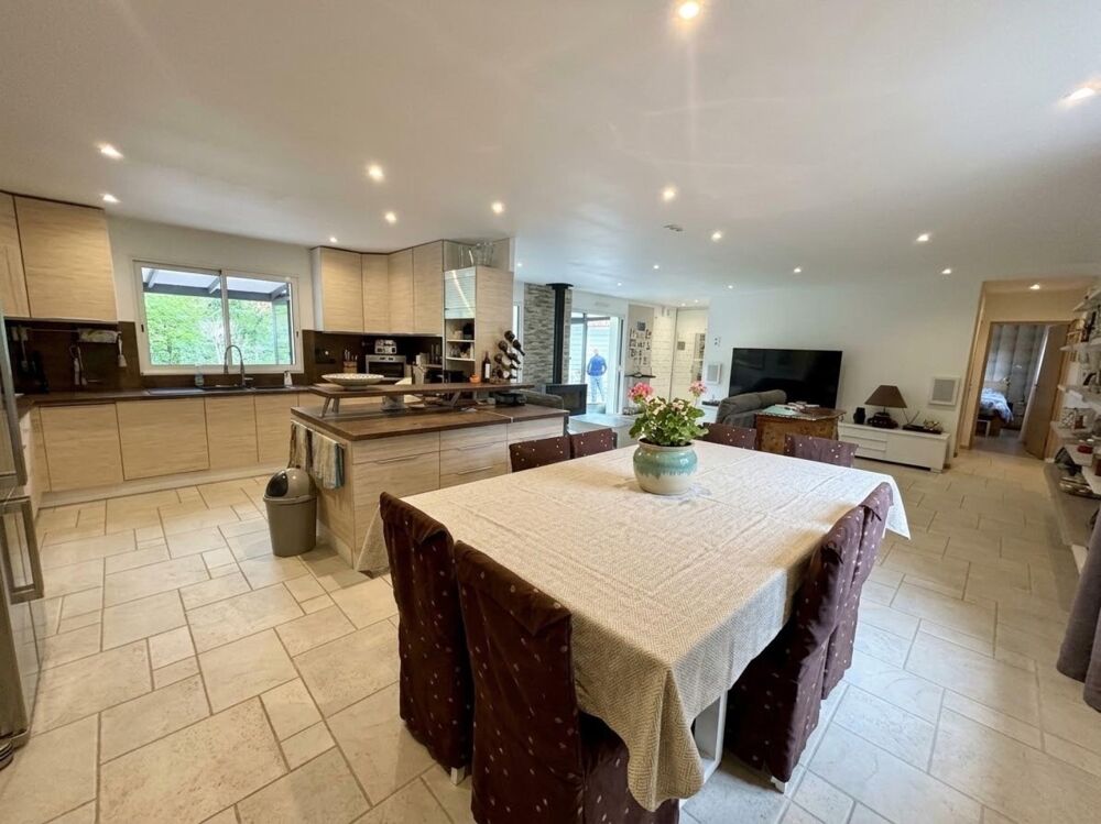 Vente Maison Domaine d'exception à Quincampoix : 2 demeures de charme & contemporaines sur 2 980 m² de parc paysagé Quincampoix