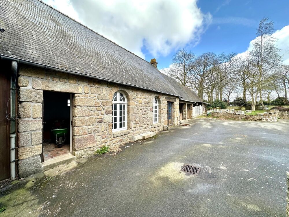 Vente Maison Propriété de 223 m2 sur un terrain clos avec dépendances. Saint-brice-en-cogles