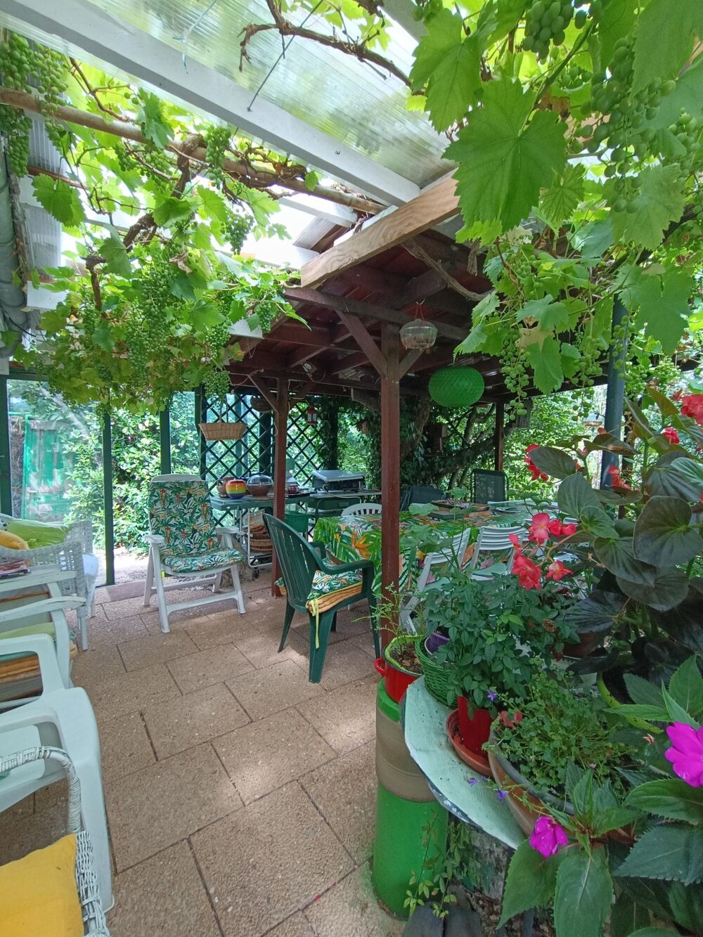 Vaste maison de village avec vue