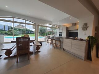  Maison � vendre 7 pi�ces 240 m�