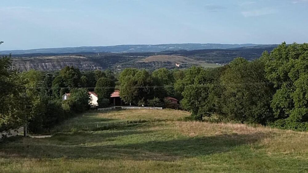 Vente Maison très bel ensemble immobilier de 3 habitations sur 3.38 hectares Aiguefonde
