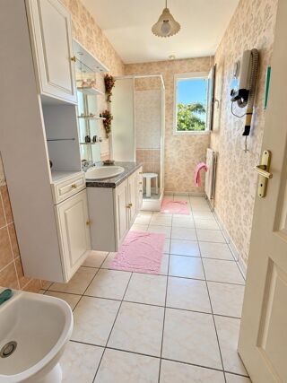 Vente Maison Maison 2 chambres- Jardin et Garage Savigné-l'Évêque