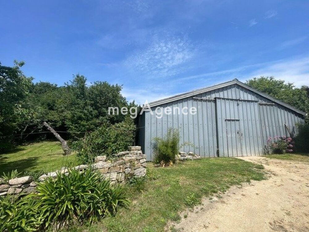Maison de "Pays" bord de mer avec Hangar de Stockage