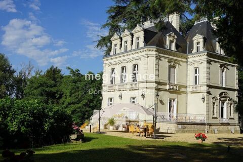 À VENDRE - RESTAURANT GASTRONOMIQUE D'EXCEPTION DANS UN CHÂTEAU MAJESTUEUX AU CUR DE LA VALLÉE DE LA LOIRE 365000 49400 Saumur