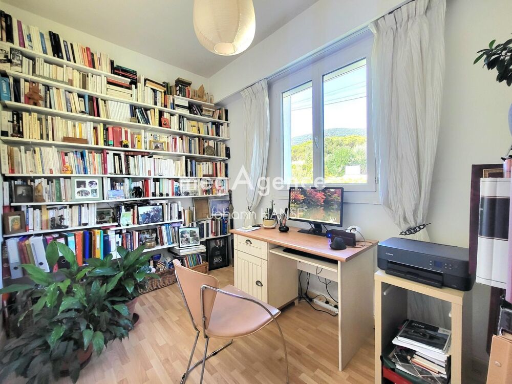 CAVALAIRE-SUR-MER  VILLA T7 de 167 M² avec STUDIO + T2 INDÉPENDANTS  TERRAIN 900 M²