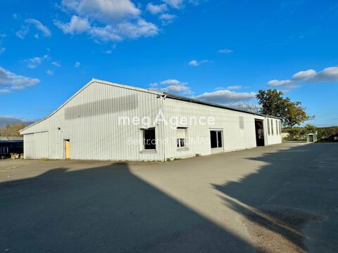 B&acirc;timent de 800 m2 environ 321000 35140 Saint-hilaire-des-landes