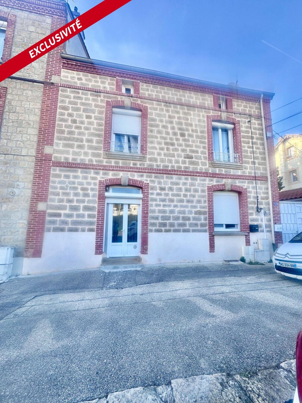 ? LE CHAMBON-FEUGEROLLES  Grande maison familiale de 218 m² avec fort potentiel