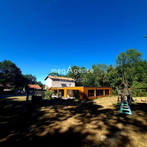   Propriété de charme en Auvergne Maison - 7 pièce(s) - 271 m²