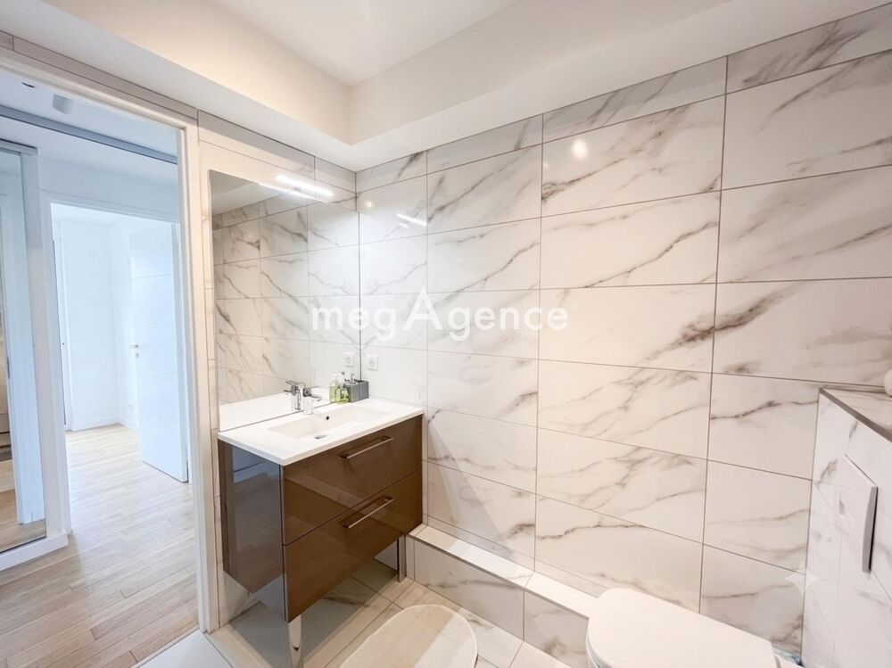 Location Appartement LE CHESNAY – SUPERBE 2 PIÈCES MEUBLÉ AVEC BALCON ET PARKING – TOUTES CHARGES COMPRISES Le chesnay