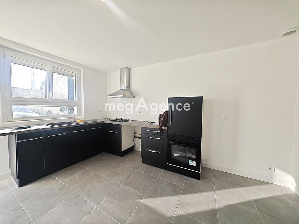 Vente Maison Maison 90 m² entièrement rénovée + dépendance Forges de lanouee
