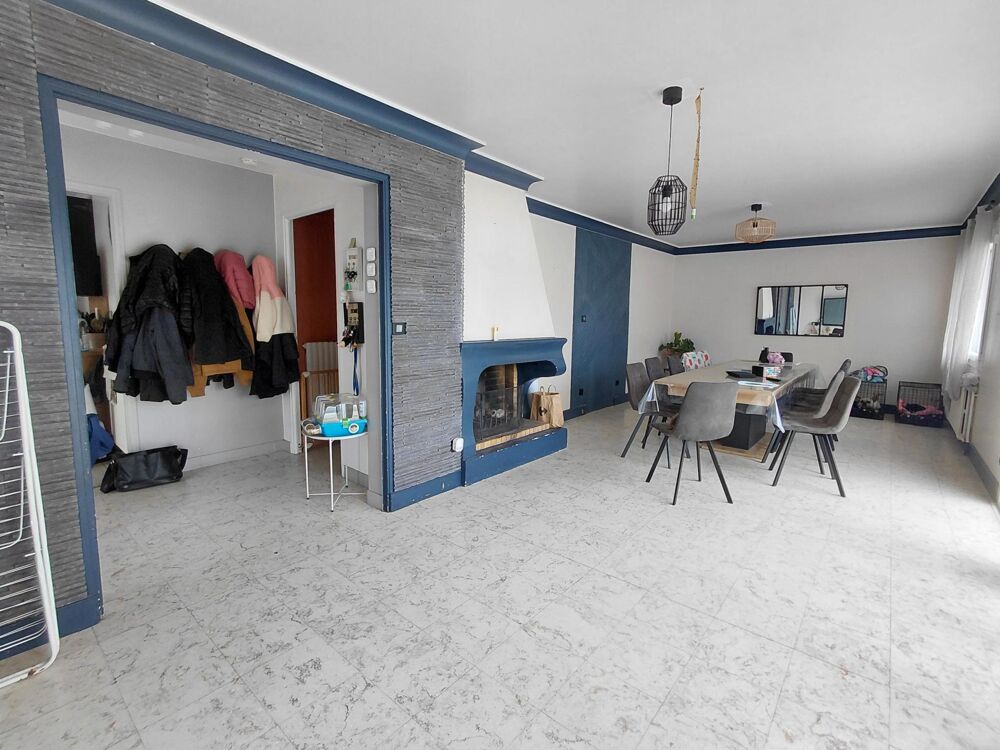 Maison potentiel de 6 chambres sur sous-sol avec jardin