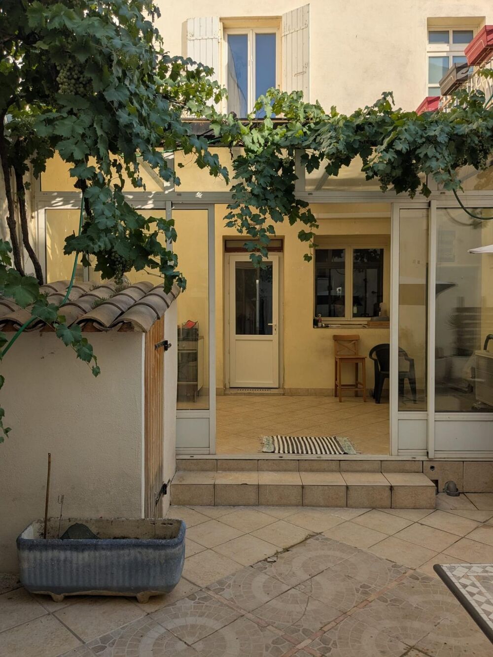 Ensemble immobilier/ 1 maison,1 dépendance,1 appartement en ville