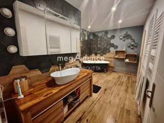  Maison  vendre 8 pices 360 m