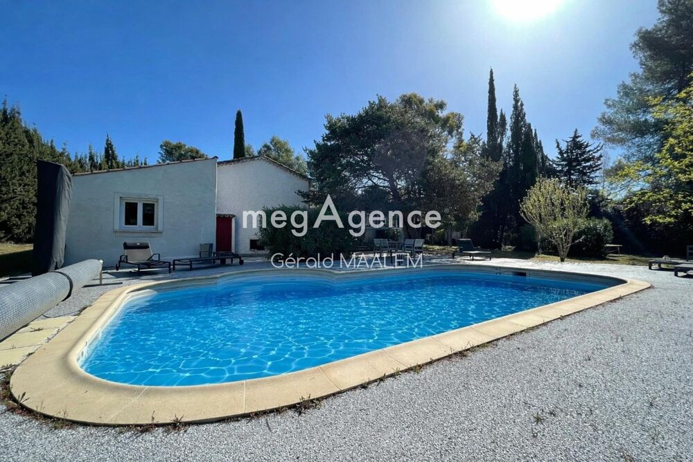 Villa de 130m² avec piscine à Bagnols-en-Forêt