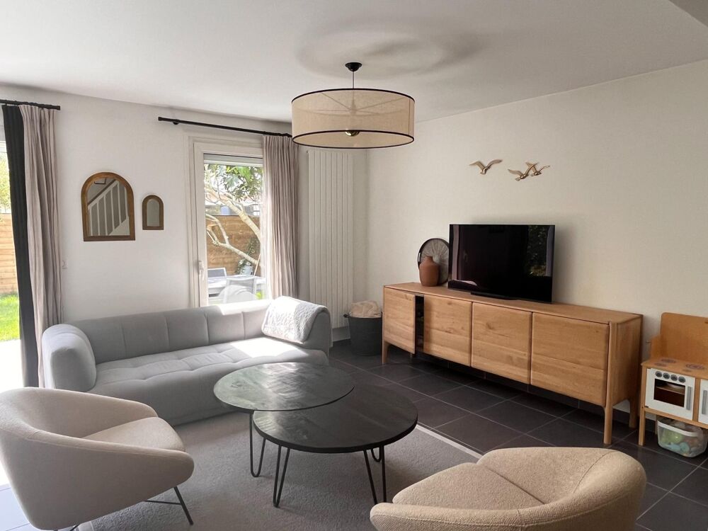 Maison familiale rénovée au coeur du village  5 chambres, jardin et garage
