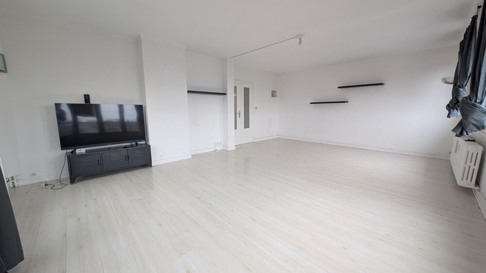 Appartement lumineux 2 chambres, balcon, proche métro et parc Barbieux
