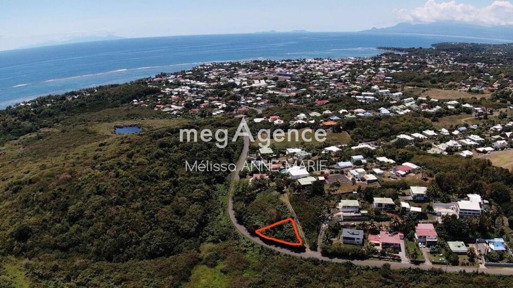 Vente Terrain Investissez à Sainte-Anne: terrain en pente à saisir Sainte-anne