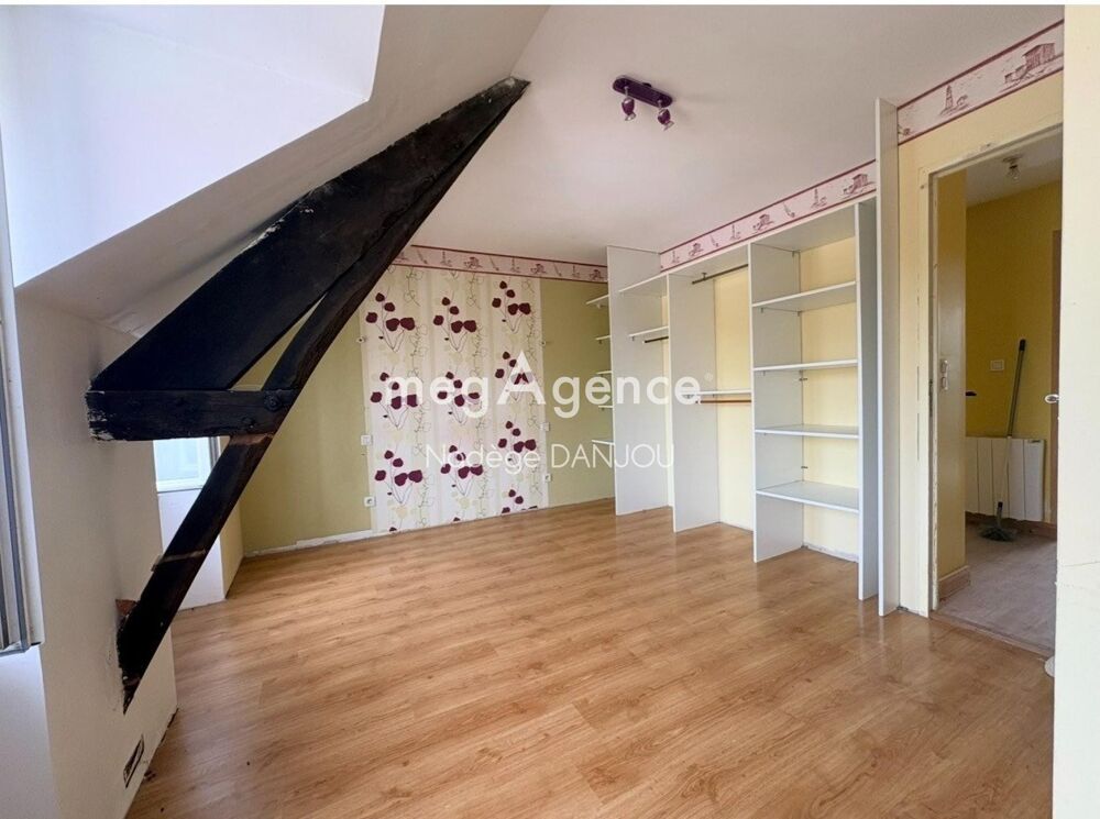 MAISON DE BOURG 105M2 ST-POIS 50670