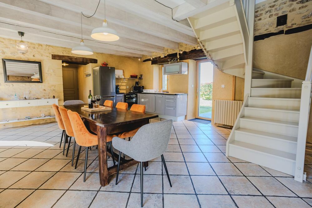 Maison en pierre avec piscine et jacuzzi - 122m²