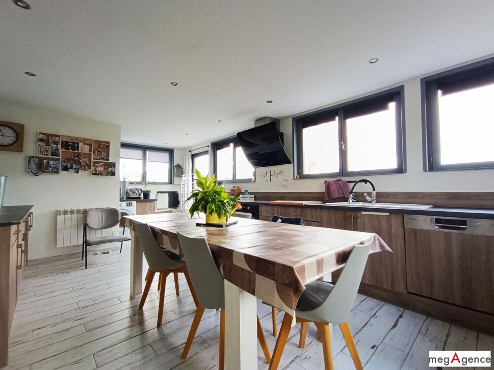 Vente Maison MAISON FAMILIALE 5 chambres - 1,4 ha avec boxes à chevaux Oisemont