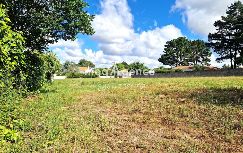 Vente Terrain Terrain constructible et divisible d'environ 1900 m² à Vairé Vaire