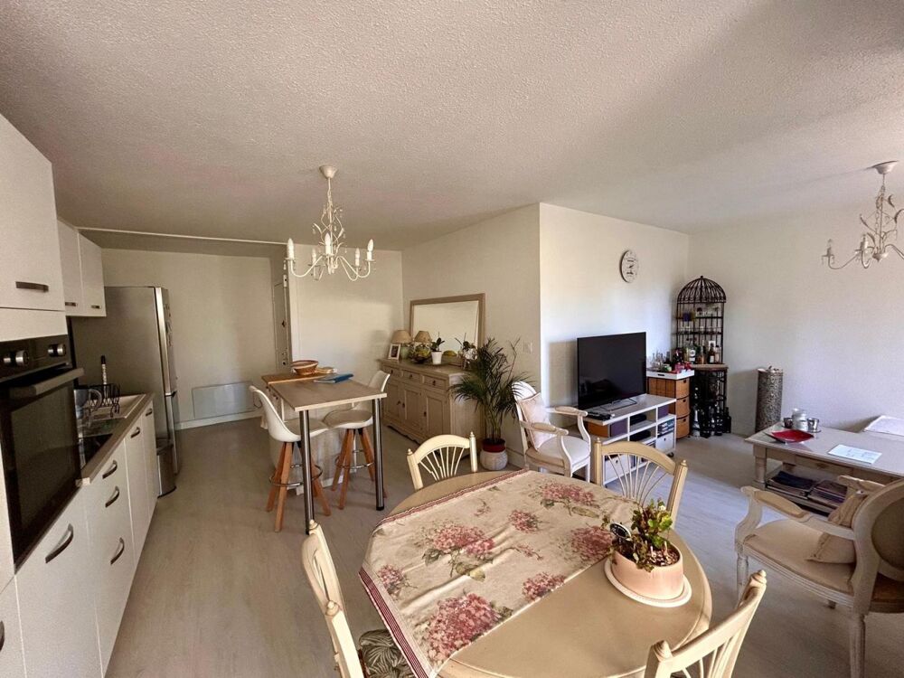 Vente Appartement À VENDRE – APPARTEMENT 4 PIÈCES 77m2 RÉNOVÉ À FRÉJUS Frejus