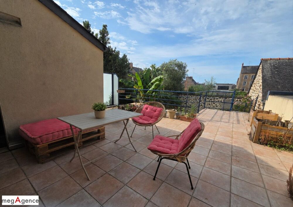 Vente Maison Très belle maison de ville en pierre 4 chambres avec jardin et garage Fougeres