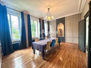  H�tel Particulier � vendre 8 pi�ces 285 m�