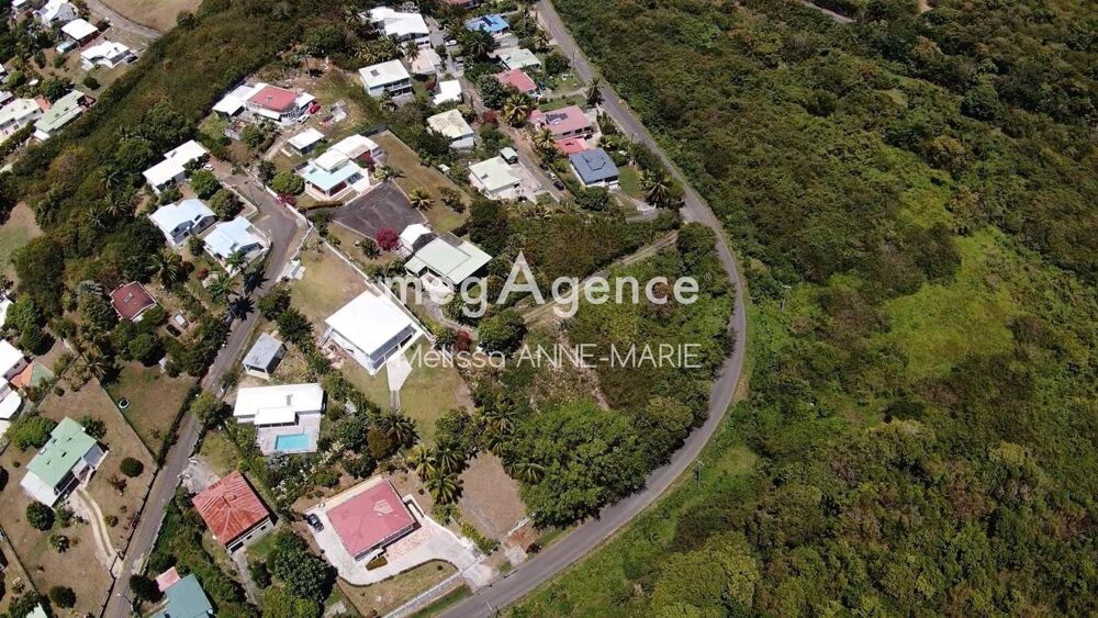 Vente Terrain Investissez à Sainte-Anne: terrain en pente à saisir Sainte-anne
