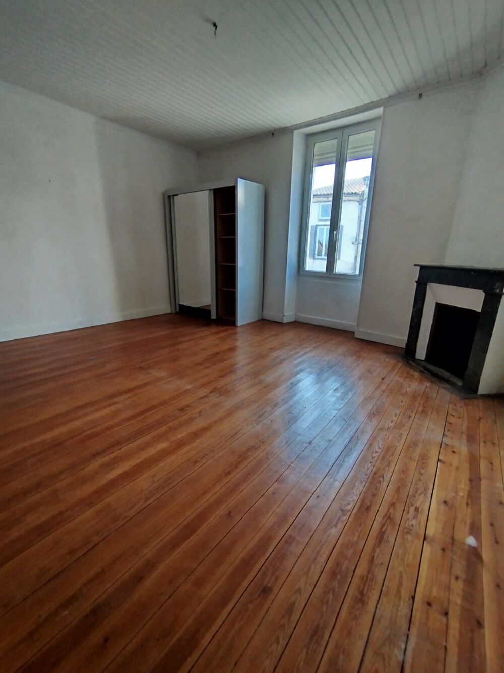 Superbe maison à la vente avec énorme potentiel