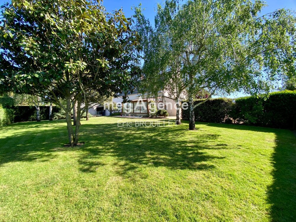 Maison avec dépendances et terrain jusquà 6 ha