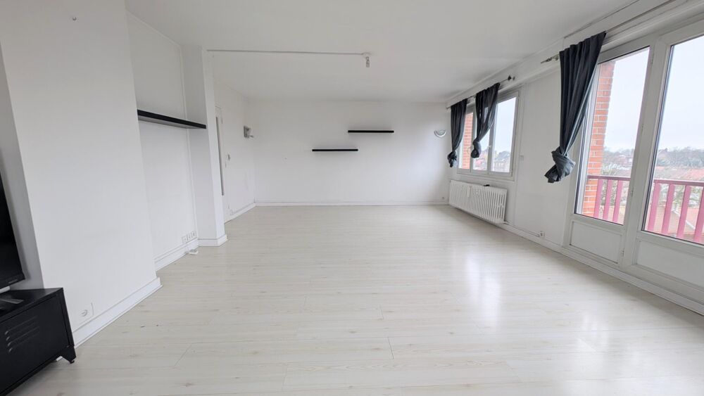 Appartement lumineux 2 chambres, balcon, proche métro et parc Barbieux