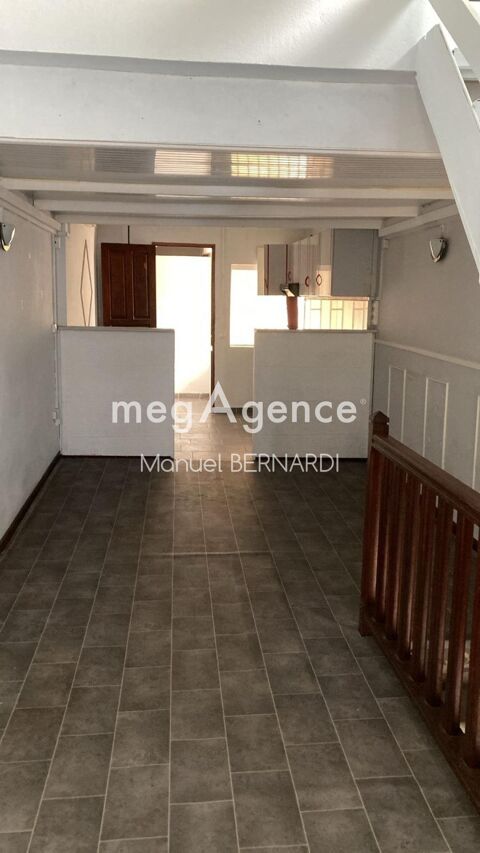 Local Commercial &agrave; Louer � 46m&sup2; � 2 pi&egrave;ces + sanitaire - Douche/Cuisine - Pointe &agrave; Pitre 750 97110 Pointe-a-pitre