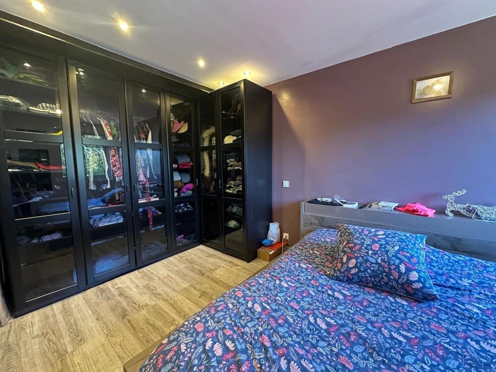 Idéalement placé , Pibrac , villa T5 traditionnelle de 144m2 avec garage sur une parcelle de 1009m2