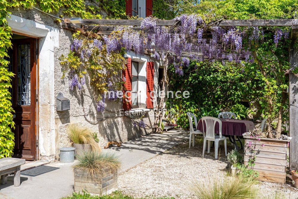 Maison familiale 7 pièces, beaux volumes  MOYE