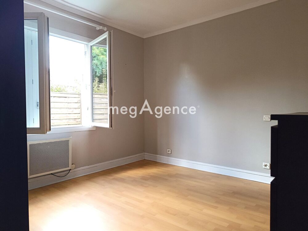 Vente Maison Maison  7 pièces 123 M² Villebarou