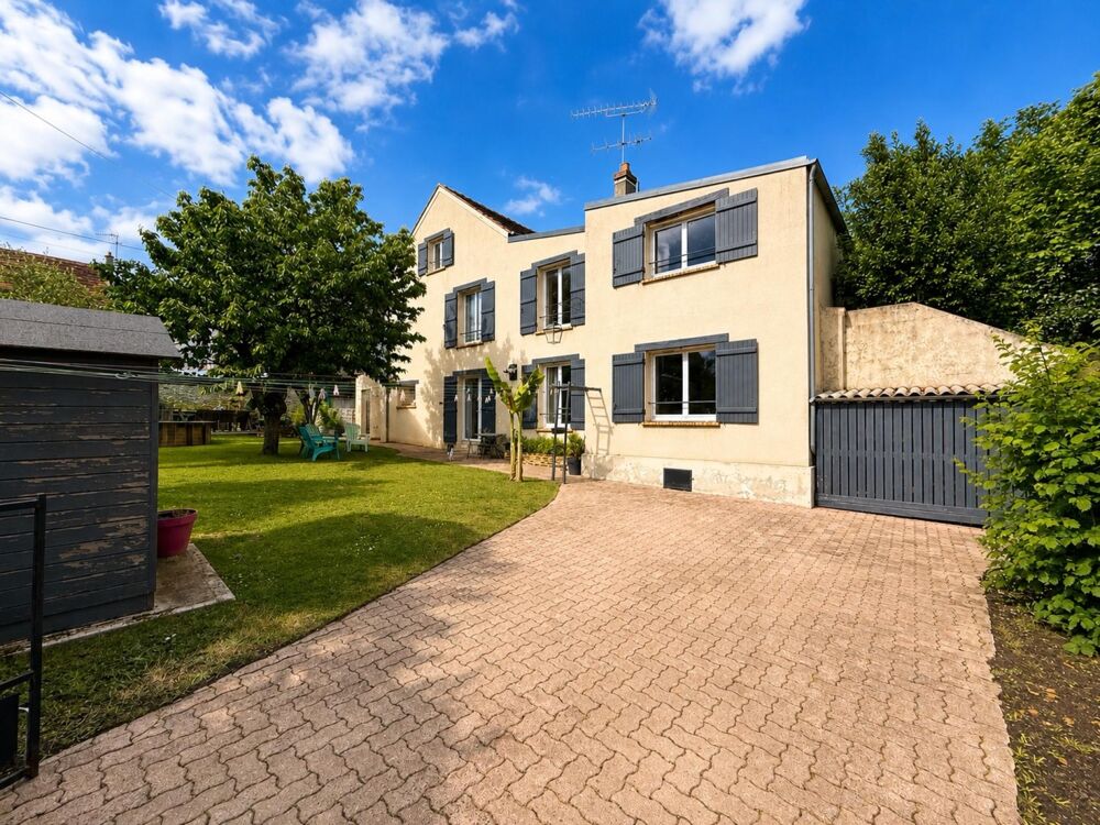 Maison 7 pièces 178 m² · à Chaumes-en-Brie · 178 m² · 399 999 €