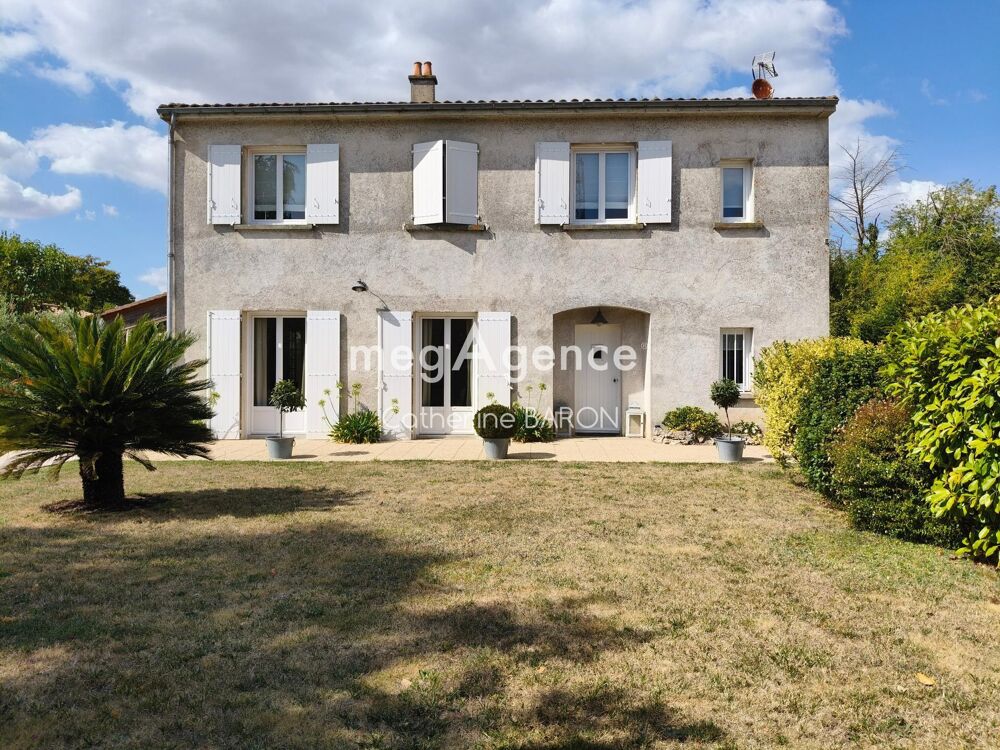 Maison 3 chambres jardin piscine