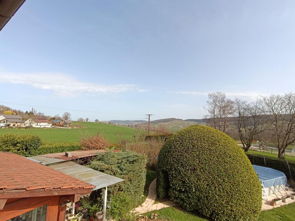 Vaste maison de village avec vue