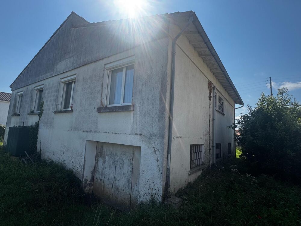 MARENNES, Maison à rafraichir de 110 m² sur 1242 m² de Terrain