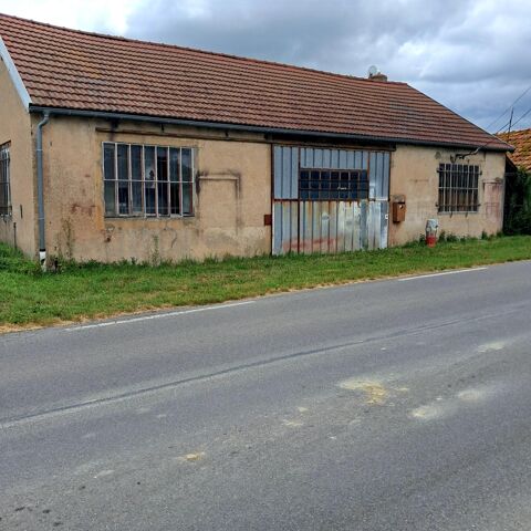 Jolie garage situ&eacute;  dans un petit village 67000 03220 Trezelles