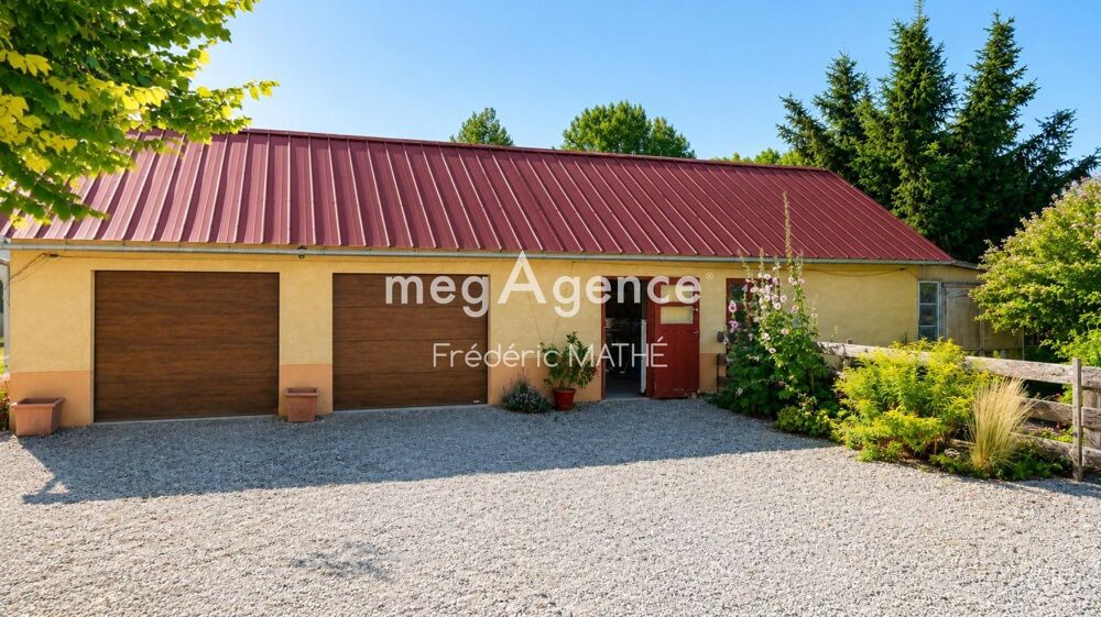 Vente Maison Maison de pays 123 m² – Dépendances – 7 263 m² de terrain Dosnon