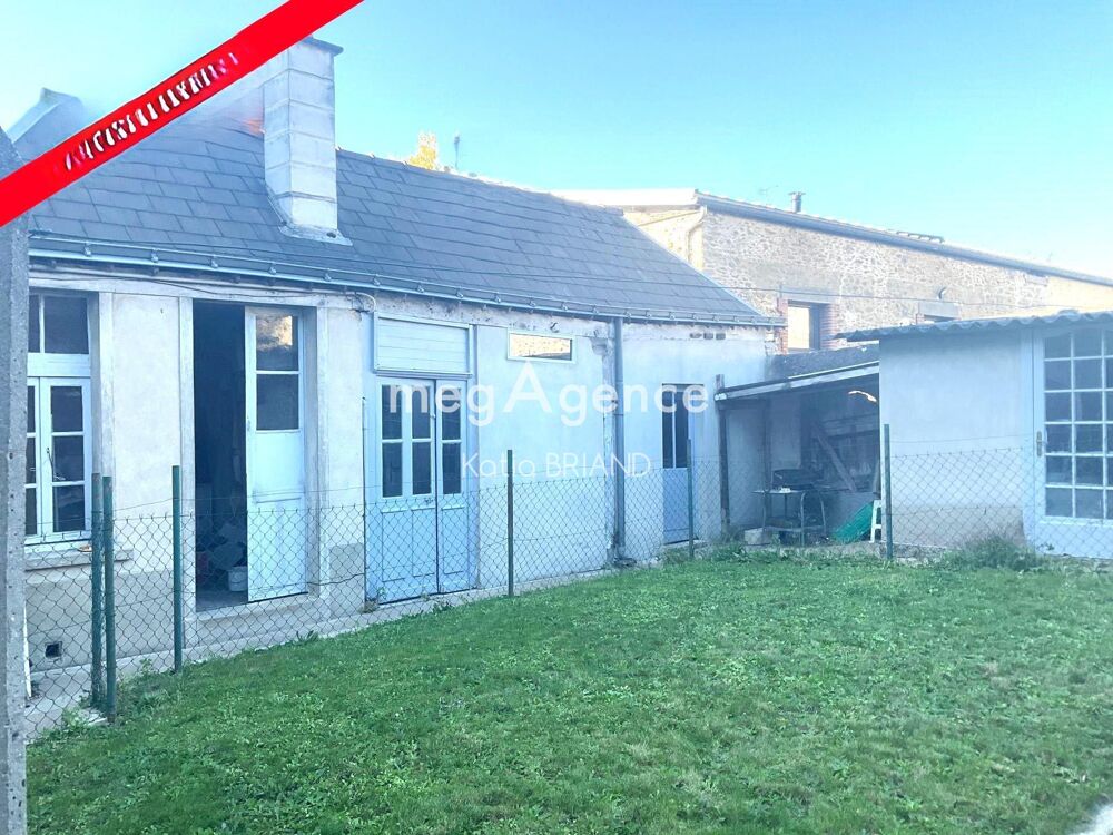 Bâtiment 35 m² centre-ville et terrain privatif