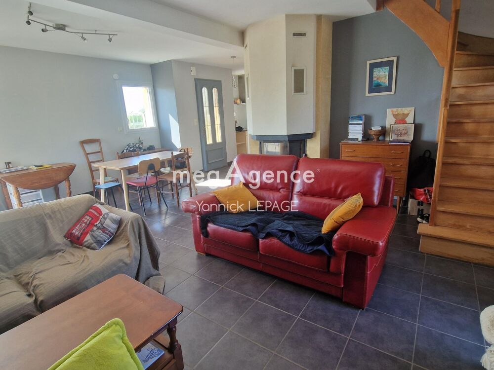 Propriété familiale de 140 m² sur 13 000 m² de terrain, au calme, avec dépendances et possibilité détang privé