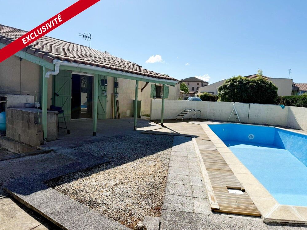Cette maison est à visiter sans tarder ! Au calme de son impasse avec sa piscine elle offre une bel espace de vie.
