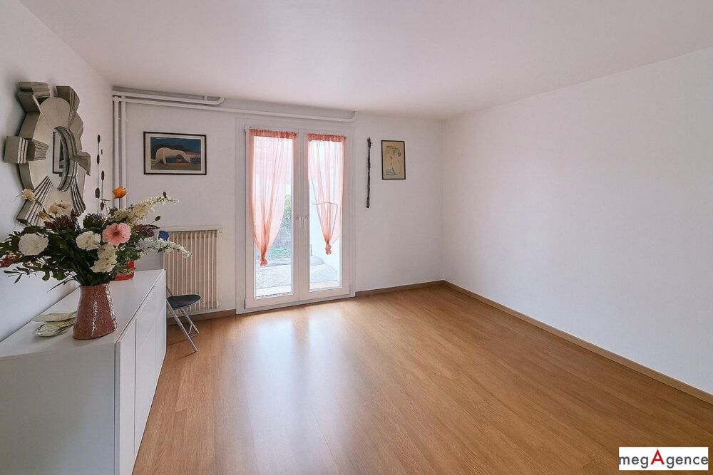 Ormesson sur Marne : maison familiale 184 m², 5 chambres, jardin et garage, proche commerces