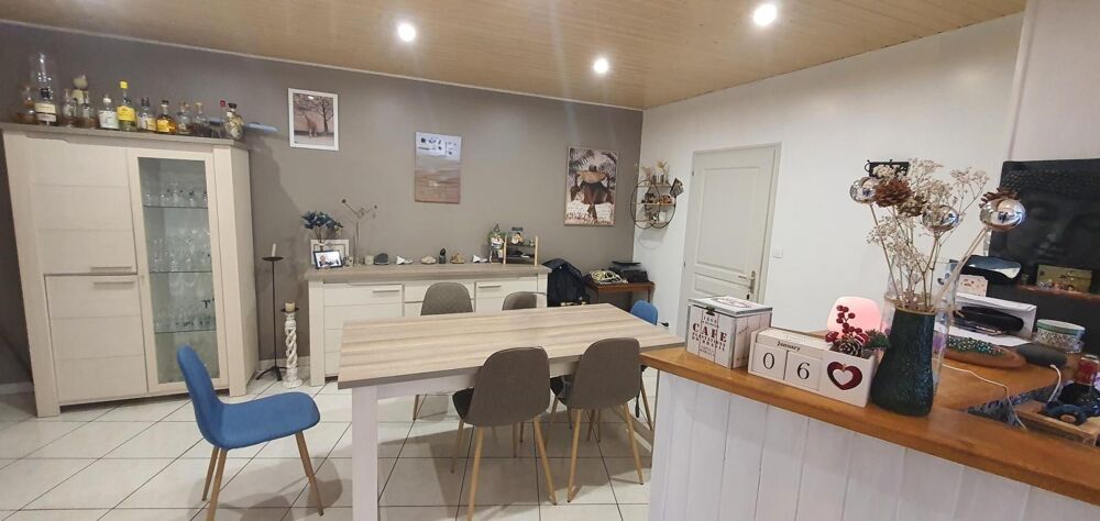 Vente Maison Moutier-sur-le-Lay maison en pierres de 170 m² sur terrain clos de 808 m² Moutiers-sur-le-lay