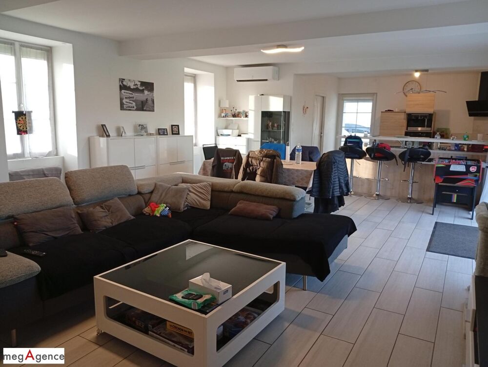 Maison rénovée 3 chambres garage sur 3482 m² clos.
