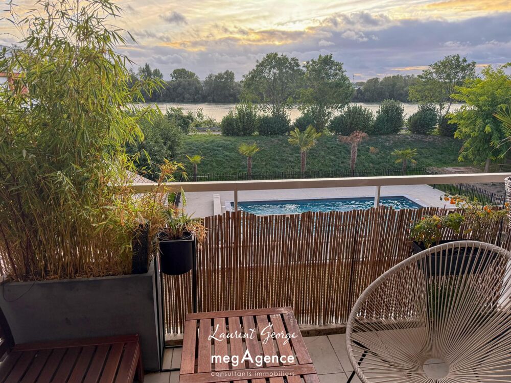 T3 avec balcon - Vue Seine et piscine